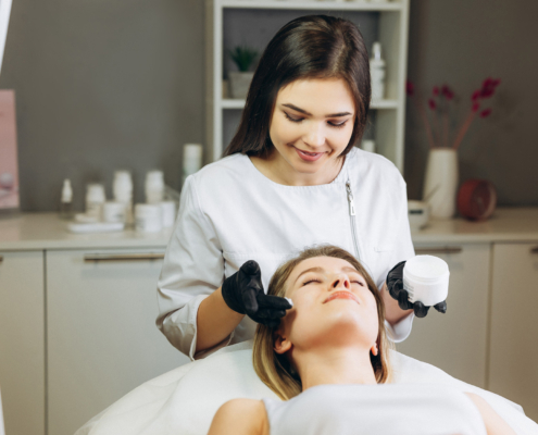 How to Pay for Cosmetology School